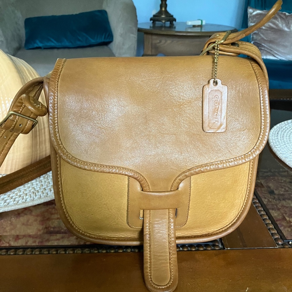 Authentic Vintage NYC Coach Courier Shoulder Bag with hang tag